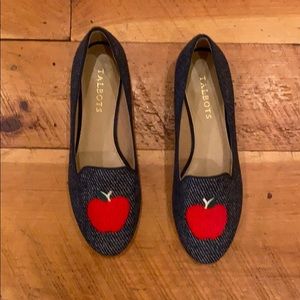 Shoes with apple detail LNWOT